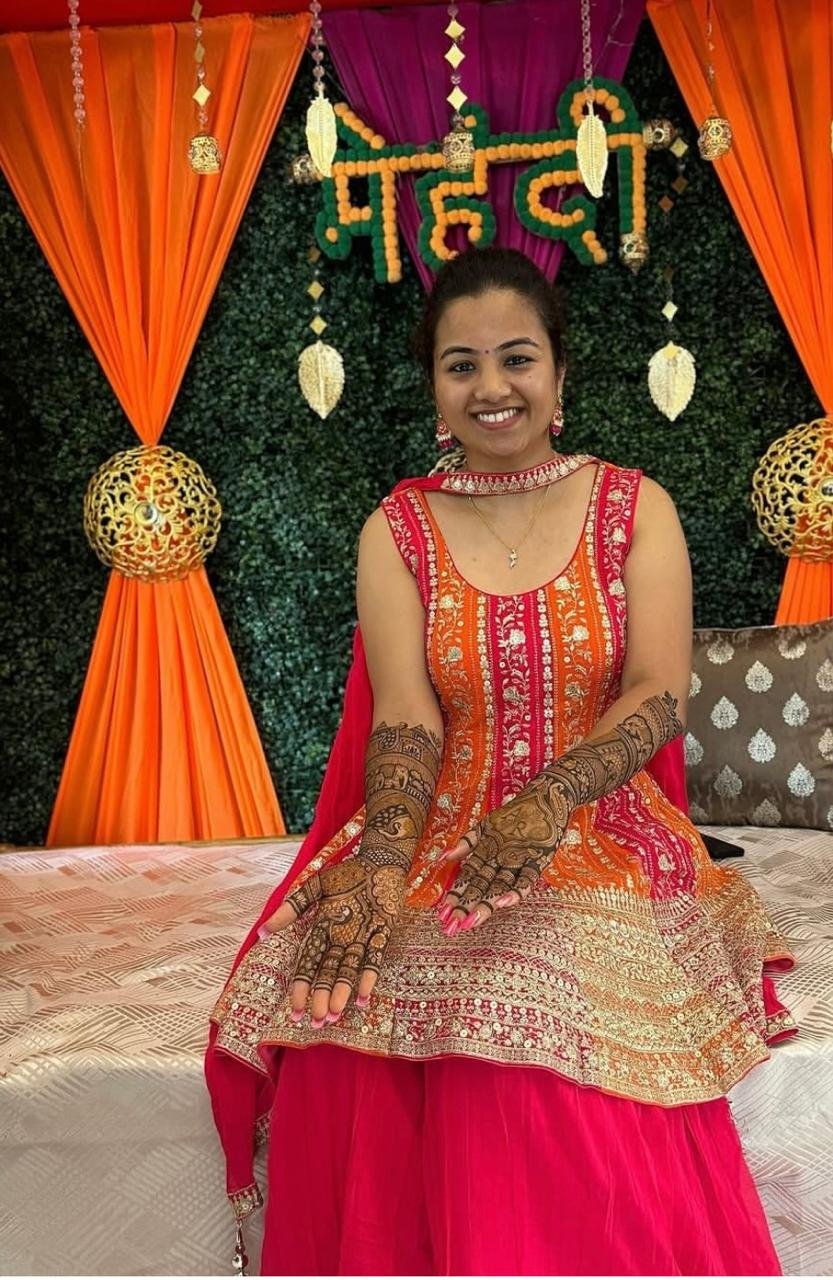 Professional Mehndi Design by Sumit Mehandi Artist